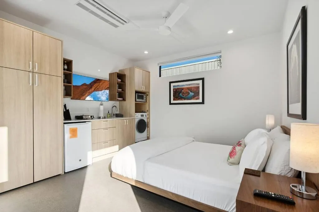 Unique Design 2-Bedroom Apartment - 80 Walkscore! Phoenix