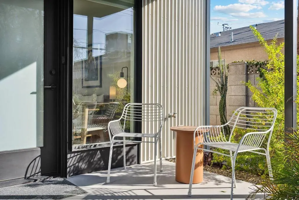 Unique Design 2-Bedroom Apartment - 80 Walkscore! Phoenix