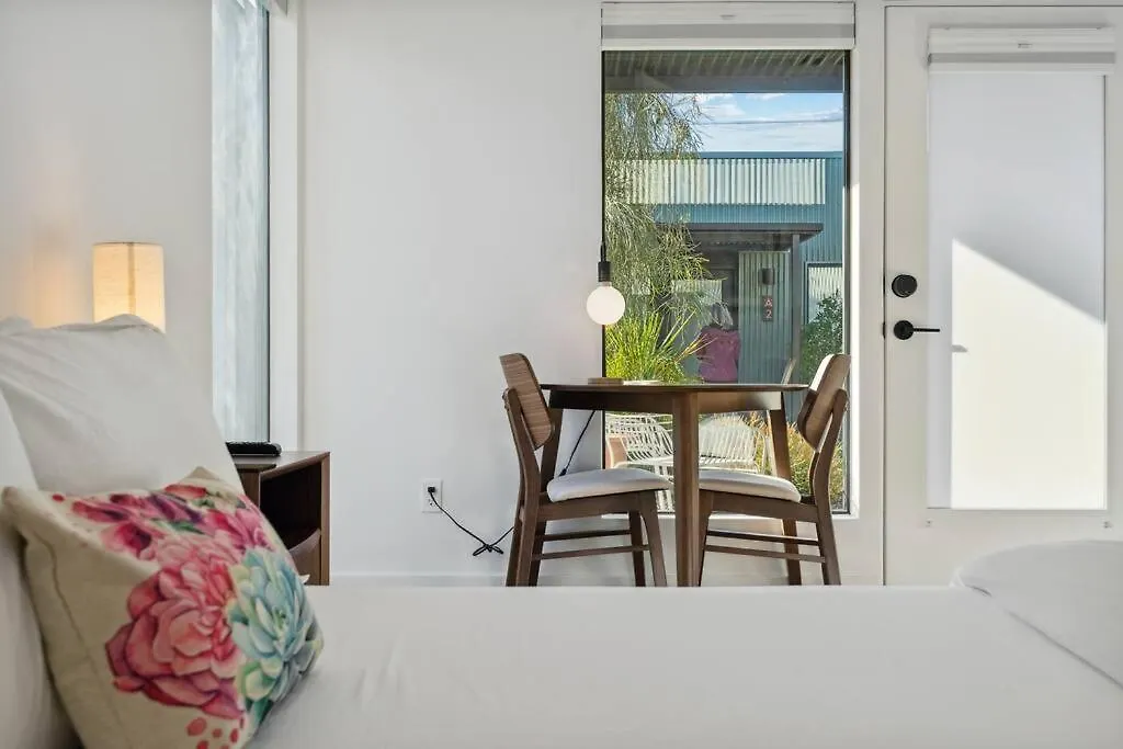 Unique Design 2-Bedroom Apartment - 80 Walkscore! Phoenix 0*,